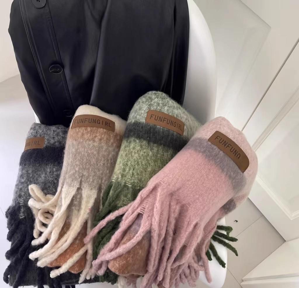 2025 Retro Striped Gradient Scarf: Thickened Warm Neck Warmer for Women