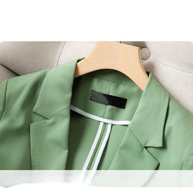 Blazer da donna viola alla moda e leggero con maniche a 3/4