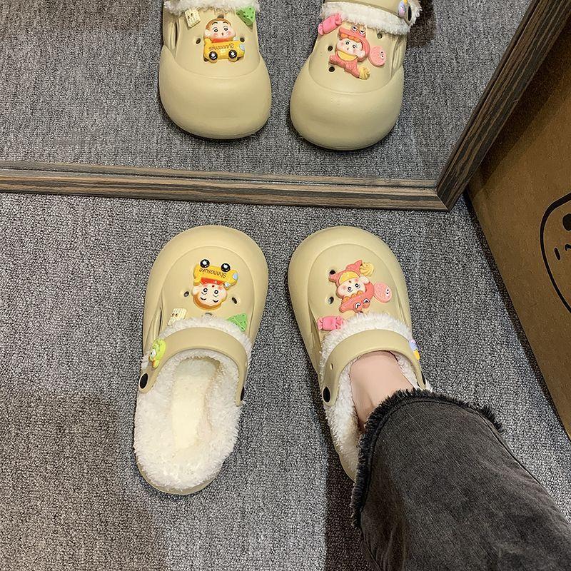 Heightened soft sole, non-slip toe, cotton slippers, thick soles, cute cartoon hole shoes, women's outerwear, new for the winter of 2025