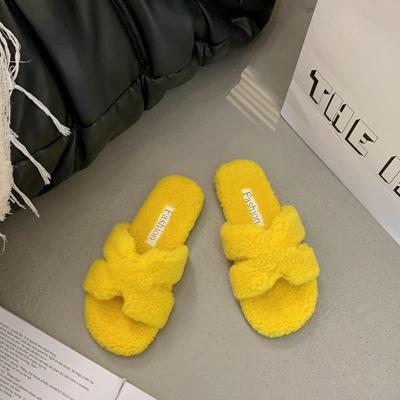Flat-bottomed casual versatile fluffy slippers women's new autumn and winter fashion wear fluffy cotton slippers in 2025