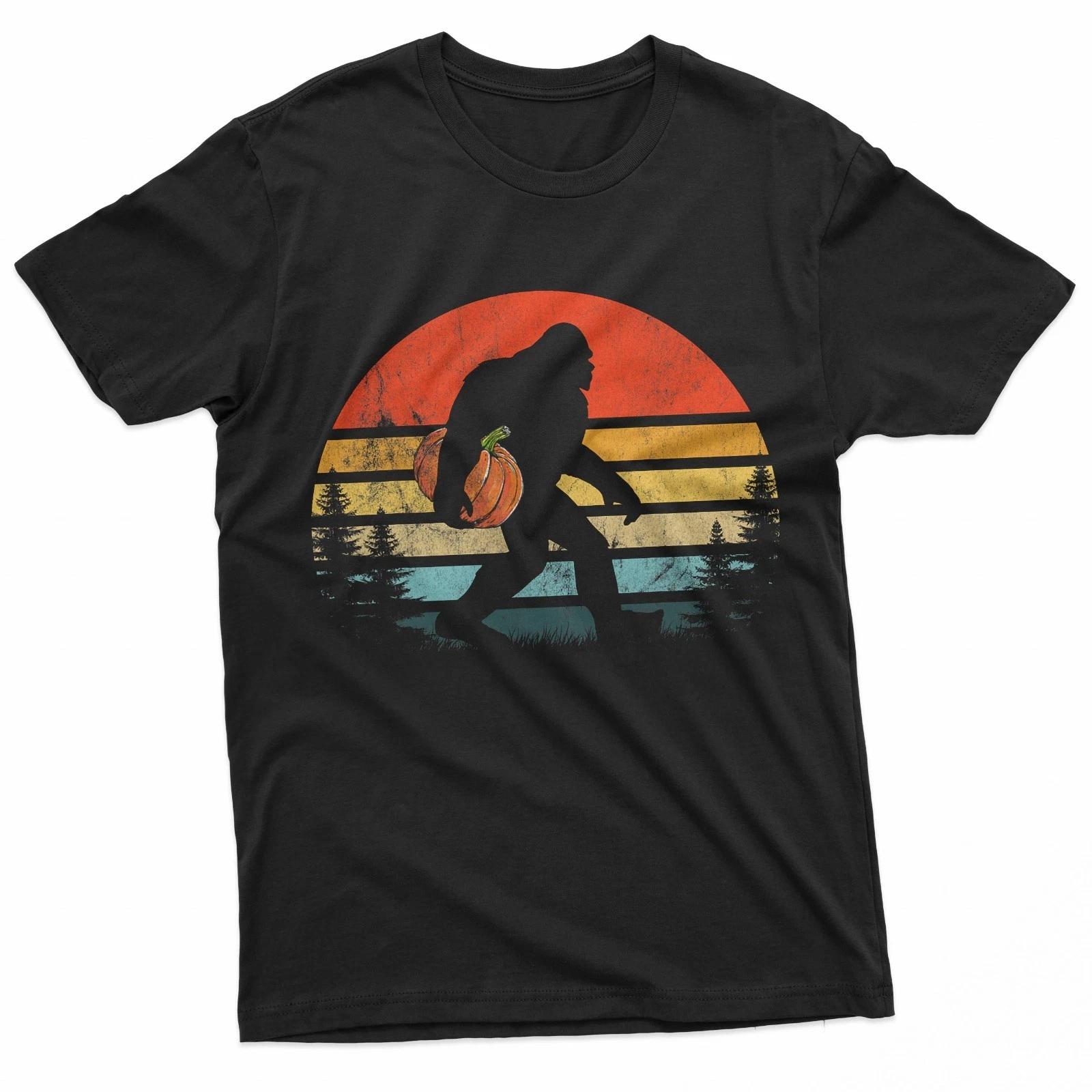 Retro Bigfoot Carrying Pumpkin Funny Thanksgiving Sasquatch T-Shirt M