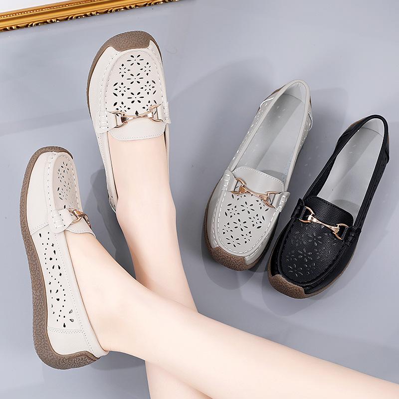 2025 spring and summer new women's hollow leather comfortable Doudou shoes lazy shoes soft sole non-slip versatile mother shoes large size