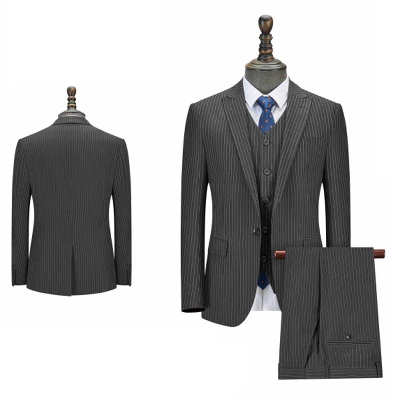 Мужской серый полосатый деловой костюм 46C