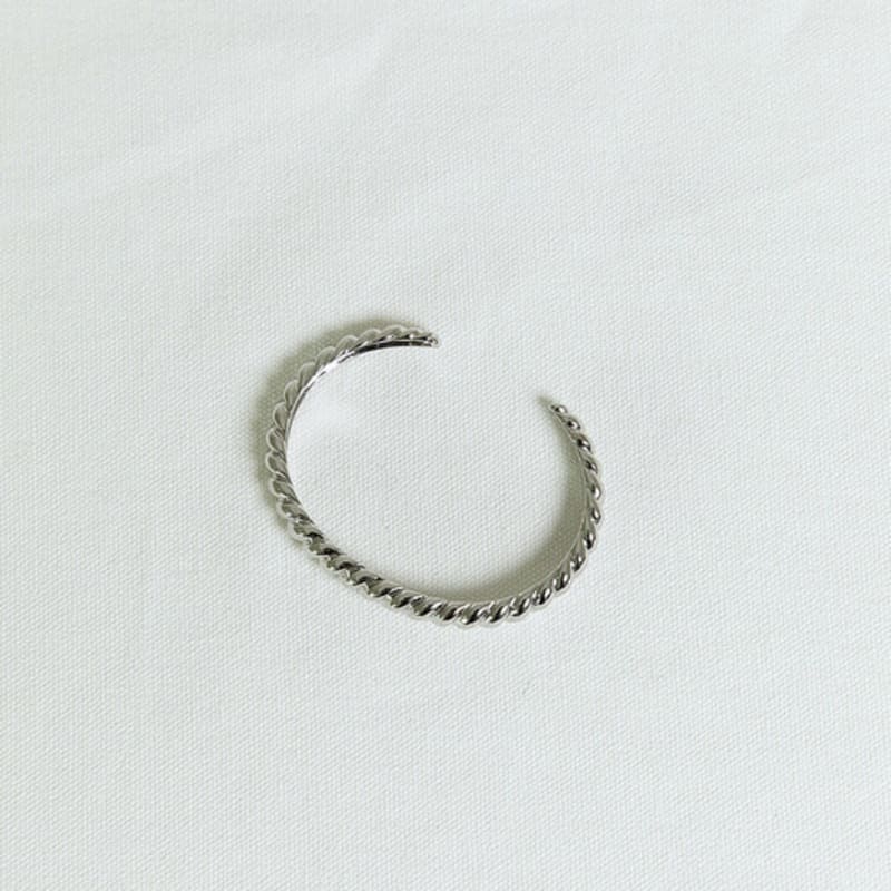 Sparrow Lizard Bangle
