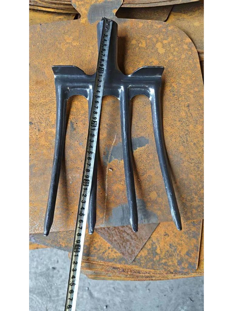 5-Tooth Steel Fork for Soil Loosening and Planting: Ideal for Land Reclamation, Garlic, Onion, Peanut Cultivation, and Compost Digging.