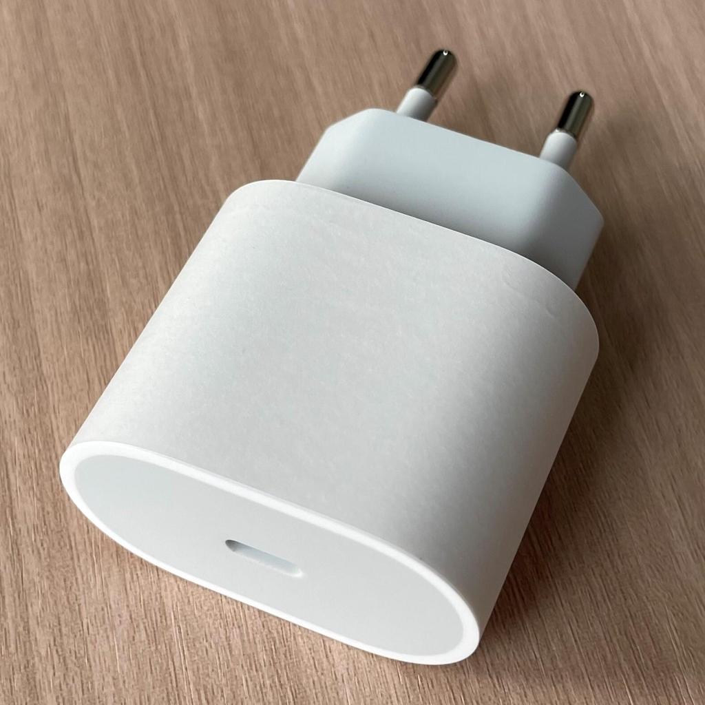 20W USB-C Power Adapter