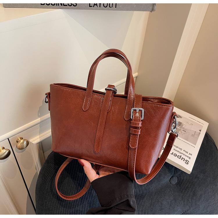 Niche Design Handbag Women's 2025 New Retro Foreign Gas Bucket Bag Korean Version Popular Super Fire Shoulder Messenger Bag