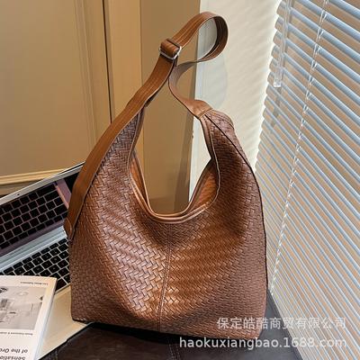 Retro gewebte Tasche Damen große Kapazität 2025 neue Herbst- und Winter-Schultertasche Messenger-Tasche für Mutter und Kind lässige Pendler-Tragetasche