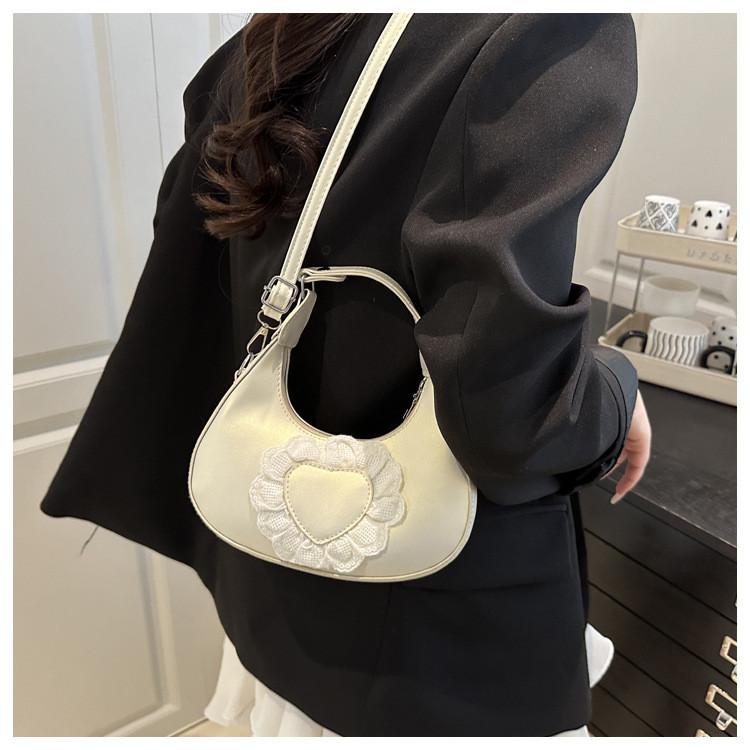 Pu Dumpling Shaped Handbag With Heart Lace Design For Casual Outings
