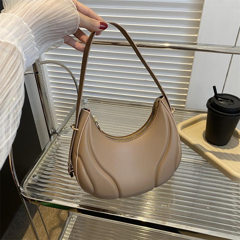 Stylish New Shoulder Bag For Women 2023 Summer Pure Color Commuter Dumpling Bag
