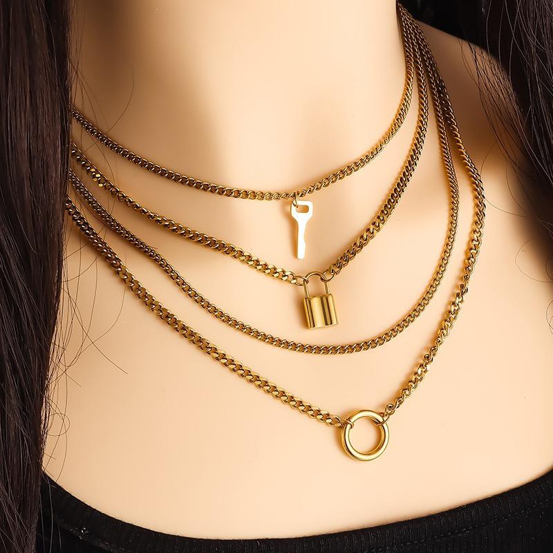 Women's Retro Multi-layer Necklace with Round Ring & Heart Lock Charm - Thick Clavicle Chain Accessory
