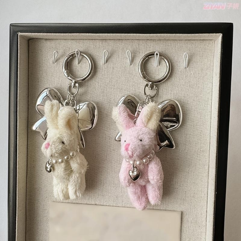 Eleganter Plüschbär-Schlüsselanhänger, weicher, pelziger Tieranhänger für Rucksäcke und Taschen, modisches Accessoire, Dekoration