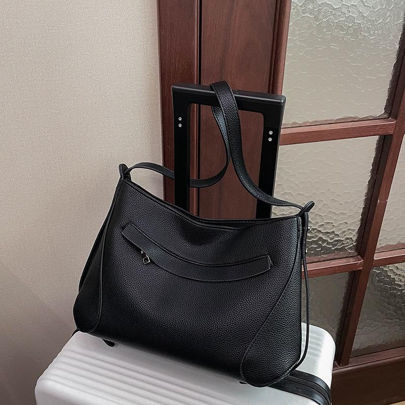 New Stylish and Simple Underarm Bag Large Capacity Solid Color Foreign Style Shoulder Bag Tote Bag Commuter Women Messenger Bag