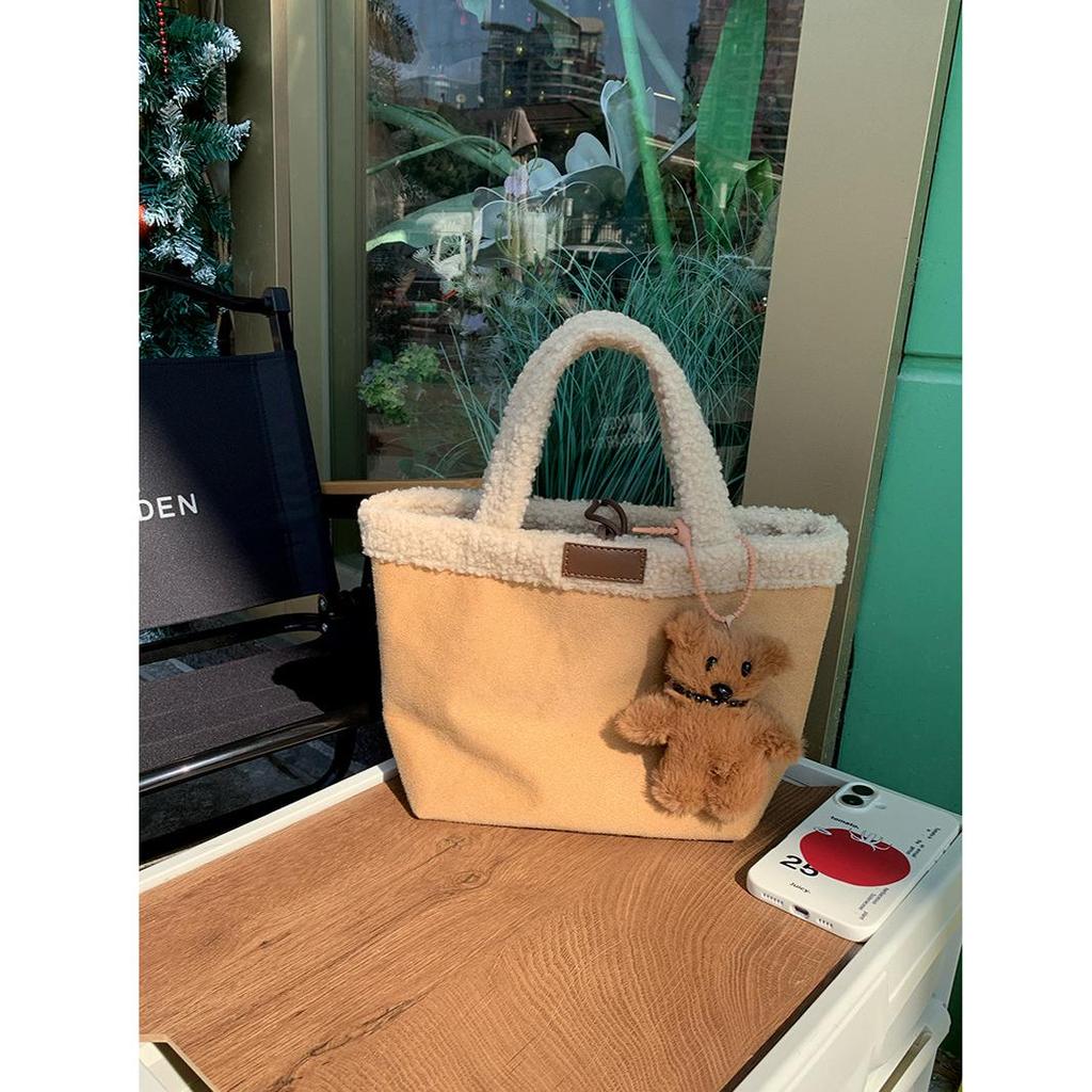 Wełniana torba typu tote z wełny jagnięcej Damska torebka Ciepła zimowa torba Damska dużej pojemności Torba podróżna Japoński styl Kreskówkowy dodatek Torby ręczne