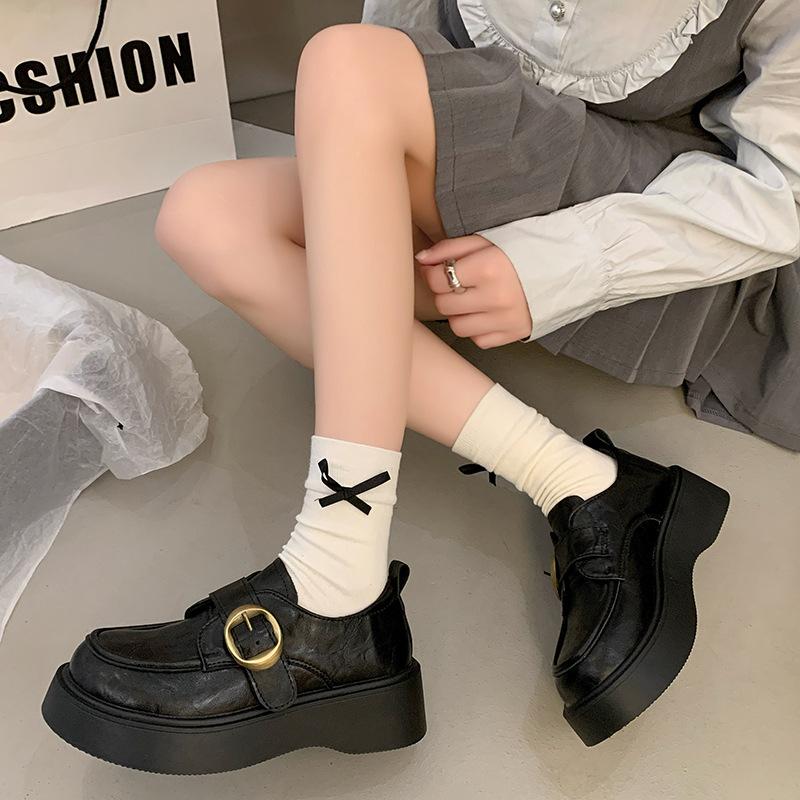 Braune Schuhe im britischen Stil mit erhöhtem Plateau, kleine Lederschuhe für Damen, neu für Frühjahr und Herbst 2025, vielseitige Röcke, Mary Jane Loafers