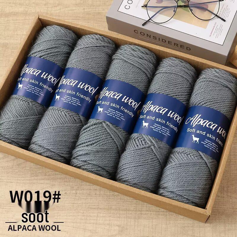 Soft Alpaca Yarn: Comfortable, ideal for hand-knitting scarves and other medium-thick projects.