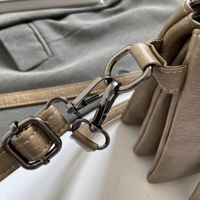 Women's Shoulder Bag Multi-Layer Crossbody Bag Soft Leather Mobile Phone Bag