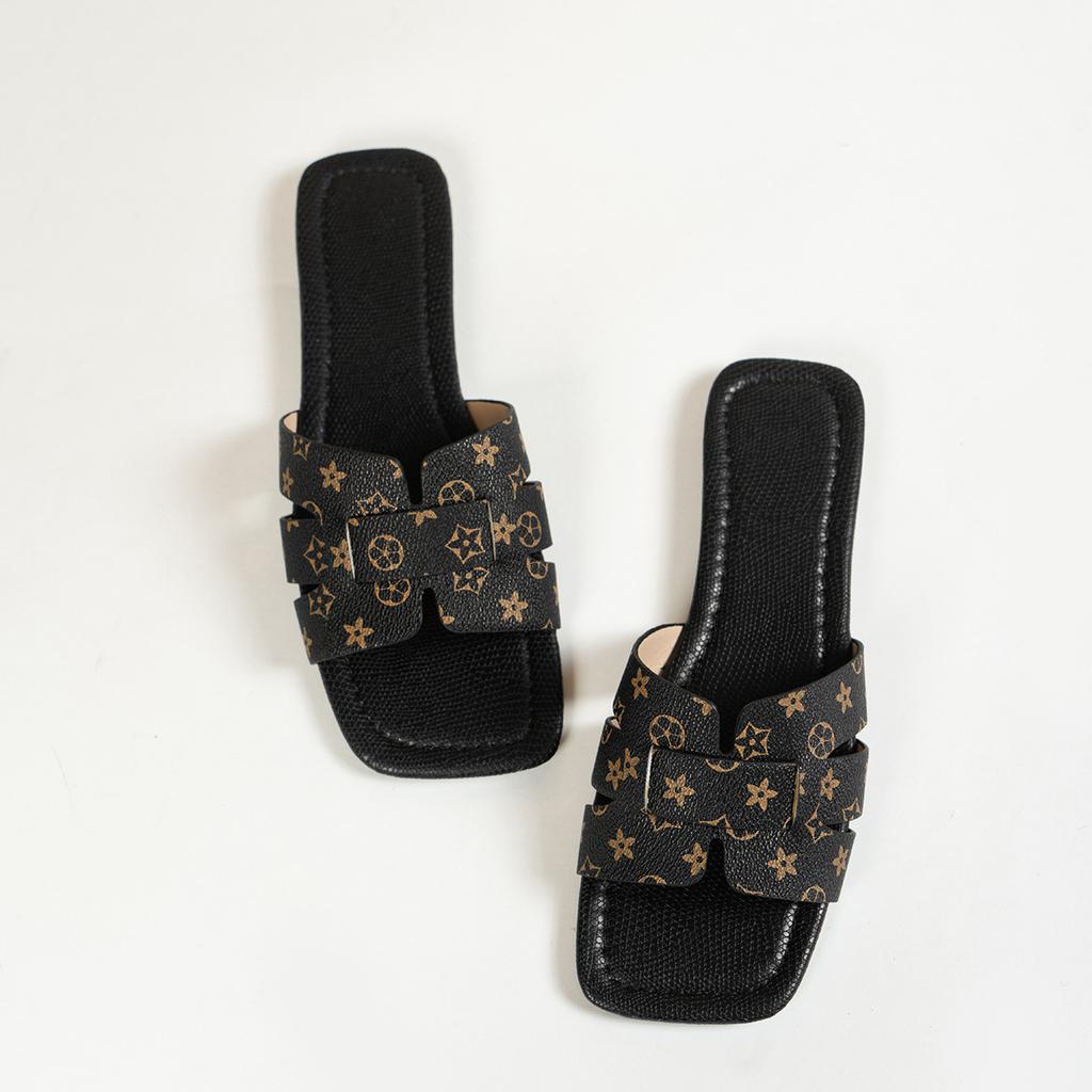 Fashion Women's Slippers Summer Roman Leisure Flat Slipper Square Head Toe Outdoor Beach Women's Slippers Sandalias De Mujer Verano 2025