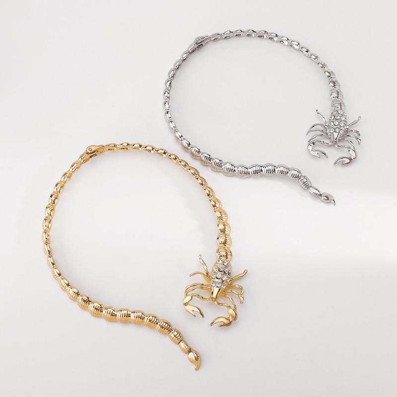 Halloween Fashion Alloy Rhinestone Scorpion Choker Necklace Women Gothic Punk Statement Collar Chain