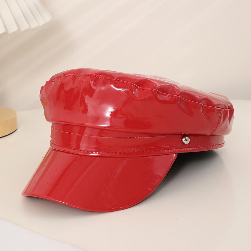 

Retro fashion bright PU leather design flat top with brim newsboy hat for ladies street photo super cool everything One Size червоний
