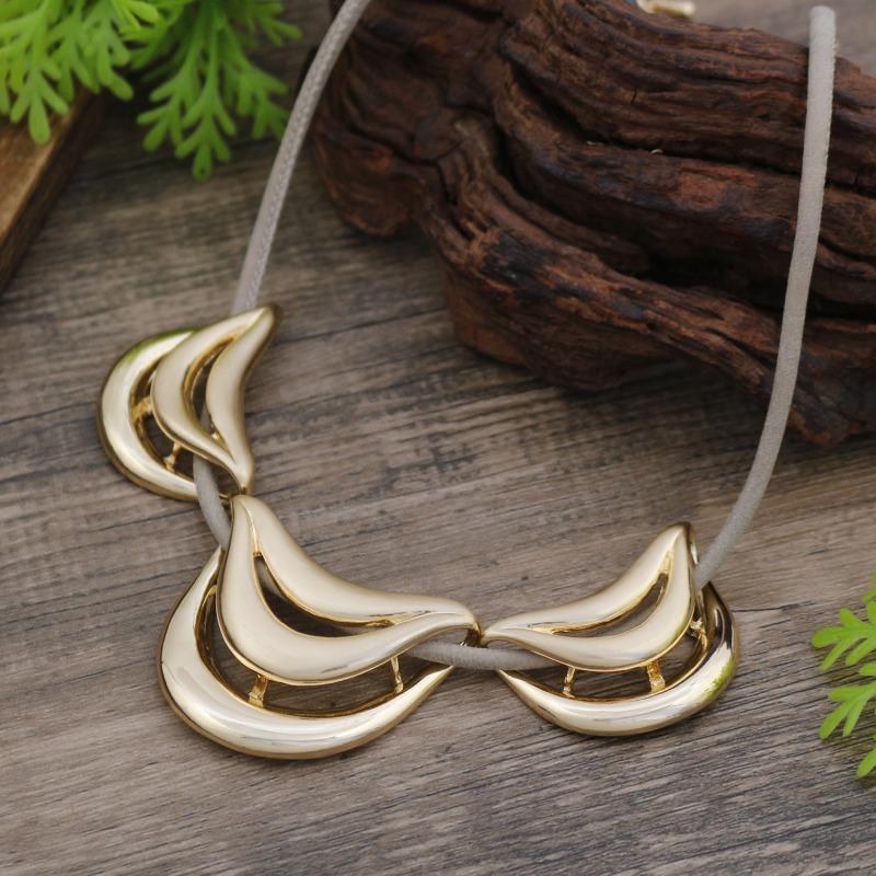 New hollow geometric line leather rope necklace women's creative high-end brushed geometric line neck chain