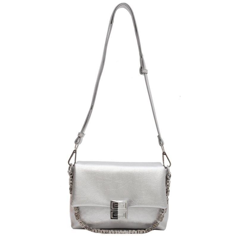 High-quality Silver Chain Crossbody Bag For Women Providing A Modern Touch And Soft Feel For Outfits