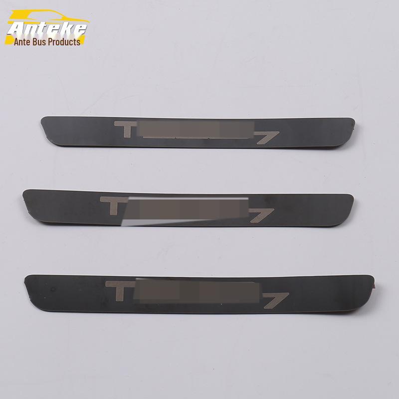 

Задняя защитная пластина и декоративные защитные накладки на багажник Tiggo 7