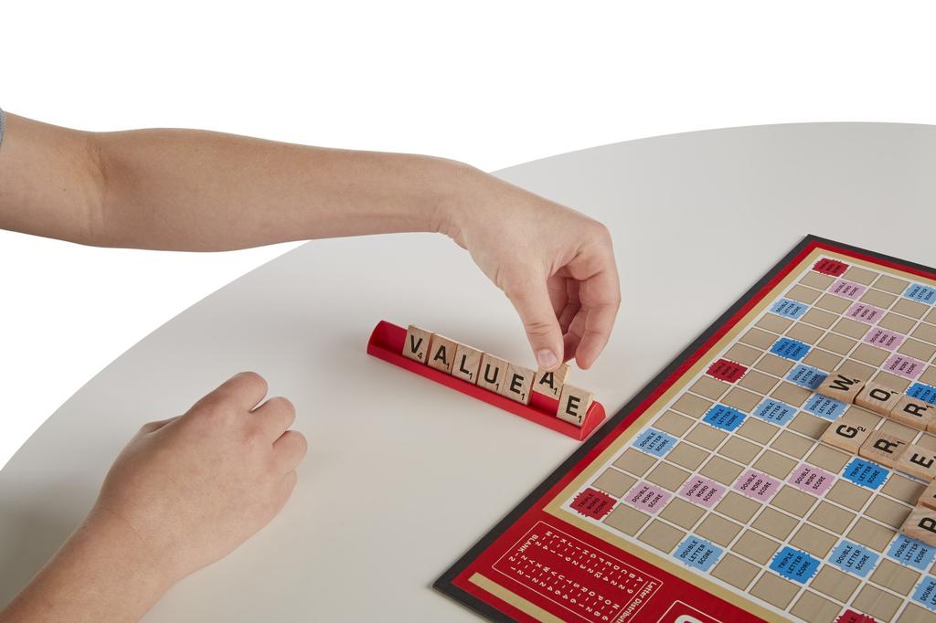 Scrabble: Authentic wooden pieces with a pleasant feel