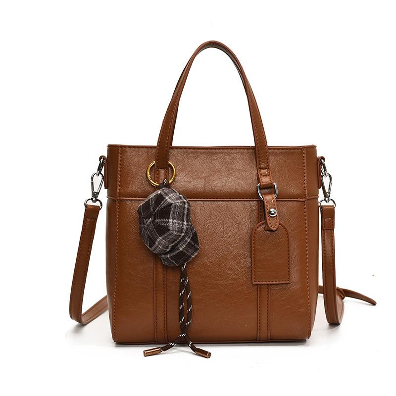 Fashion Handbag Women's New Commuter Shoulder Messenger Bag Versatile Small Bag