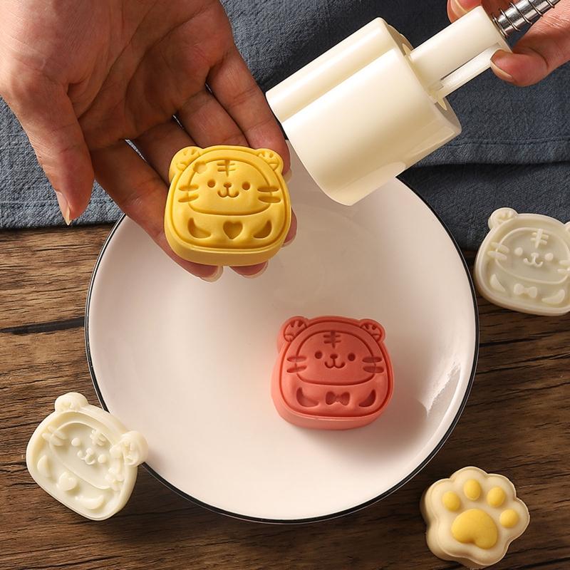 50g Cute Tiger Shape Plastic Mooncake Molds Mooncake Mould DIY Baking Accessories Kitchen Gadget for Mid-Autumn Festival