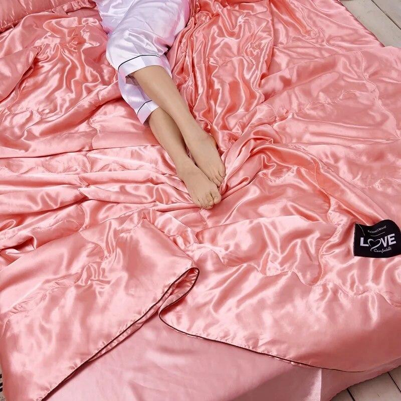 Vaskbar is Silke Sommer Ensfarge Super Myk Sklisikker Jacquard Sengetrekk Quilting For Voksen Barn Pustende Sove Sengeteppe