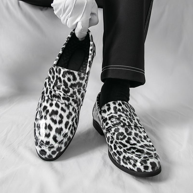 Trendy Men's Loafers Classic Brown Men's Banquet Formal Shoes Comfortable High-end Office Business Casual Shoes for Men‘s