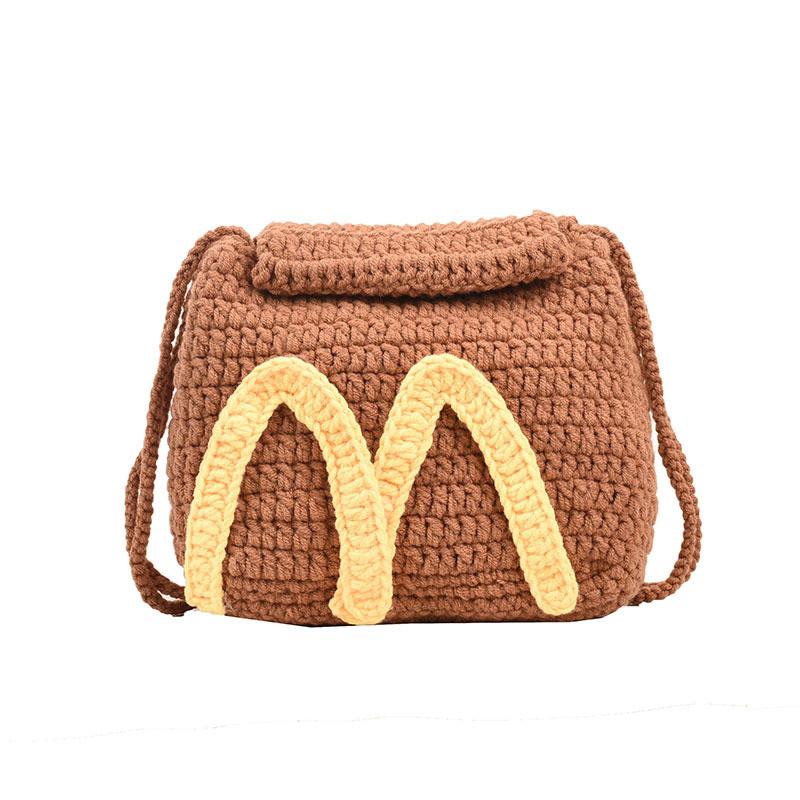 Очаровательная милая женская сумка-кроше крючком с буквой M Стильная ручная работа, на плечо