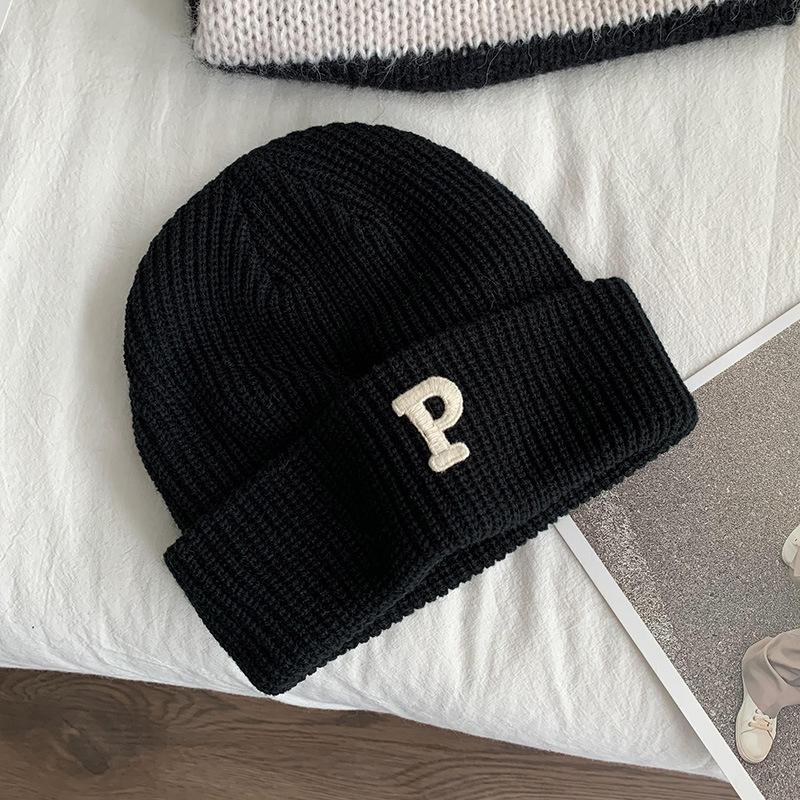 White plum color embroidery P letter knitted wool hat autumn and winter warm cold hat with ins fashion single item multi-color