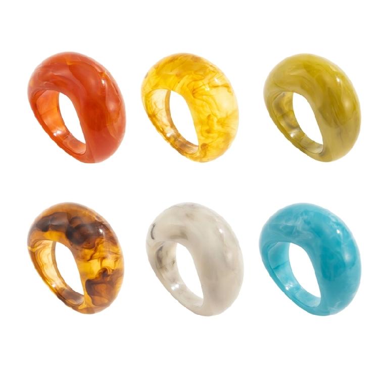 Artistic Curved V Shape Statement Ring Lightweight Resin Construction Graduated Color Unisex Jewelry Accessory