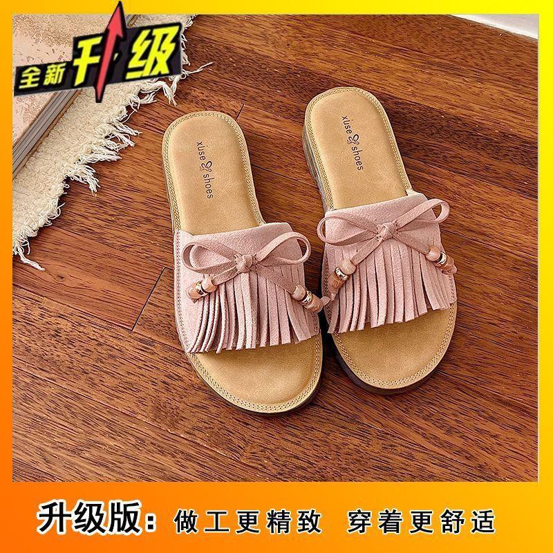 Fashion out versatile beach Internet celebrity cool slippers women 2025 summer new flat bottom one word cool slippers women wear