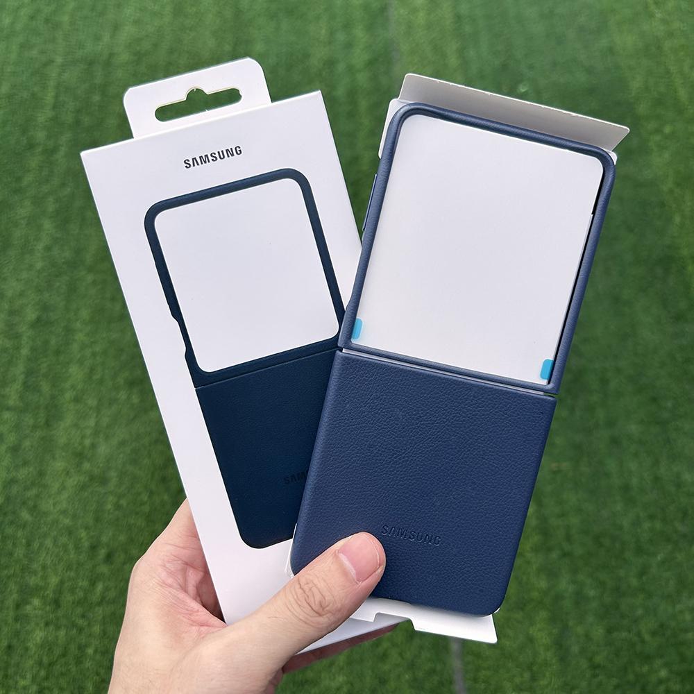 

Оригинальный чехол Samsung Galaxy Z Flip7 Kindsuit из веганской кожи для Galaxy Z Flip 7, защитный чехол темно-синий