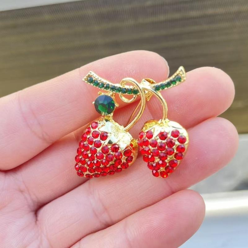 Stylish Strawberry Shaped Pin Alloy Jewelry For Daily Wear Business Event Gifts