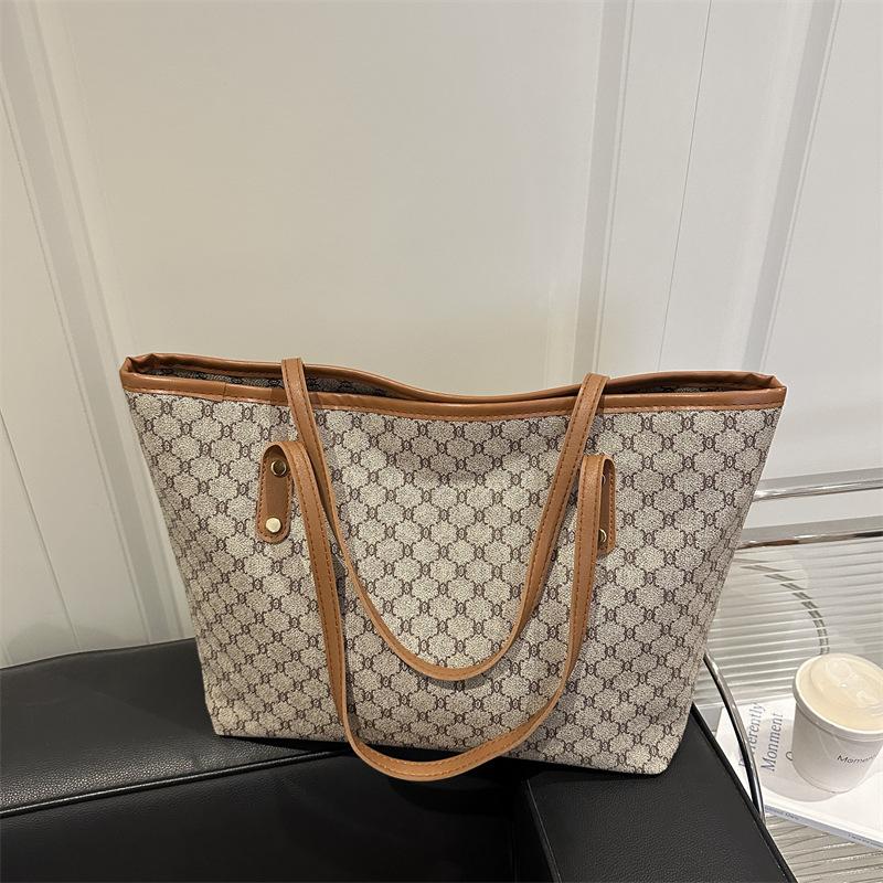 Simple and Fashionable Large-capacity Bag Women's New Trendy Tote Bag Commuter Large-capacity Portable Shoulder Bag