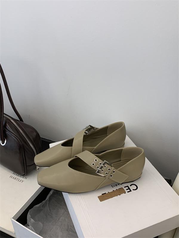 

2025 French niche Mary Jane shoes women s one-word buckle black small leather shoes low-heeled single shoes square-head grandma shoes 40 песочный