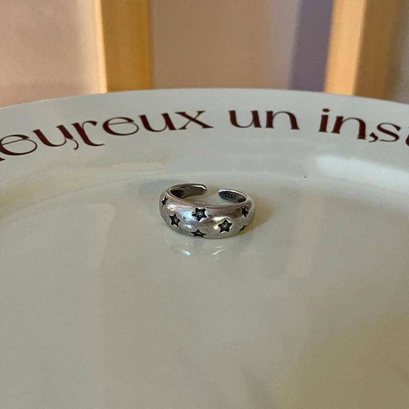 Retro Inspired Adjustable Star Design Ring In Unique Antique Shade Silver