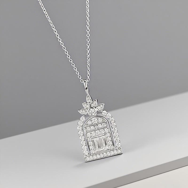 Hui Zhiyi S925 Silver Happy Door Castle Necklace - Versatile, High-End Design