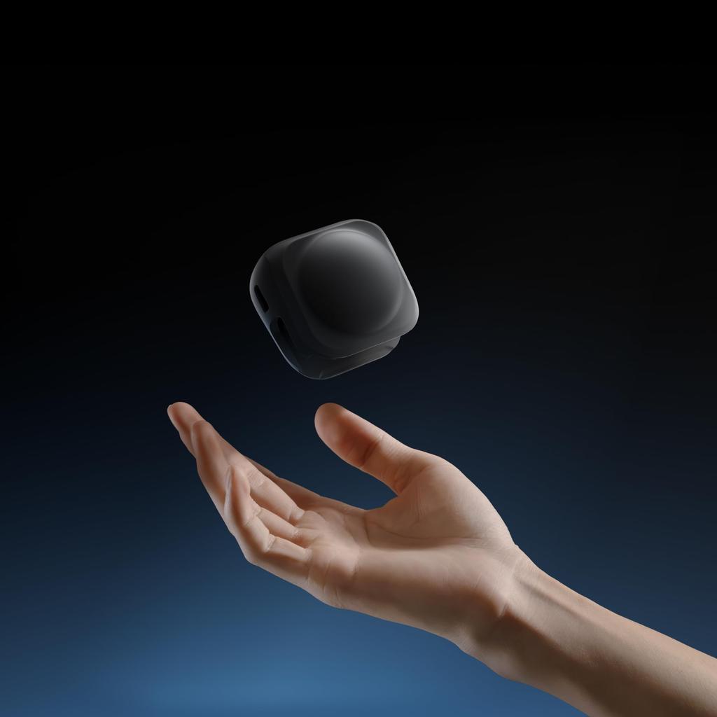 Insta360 X4 lens cap.