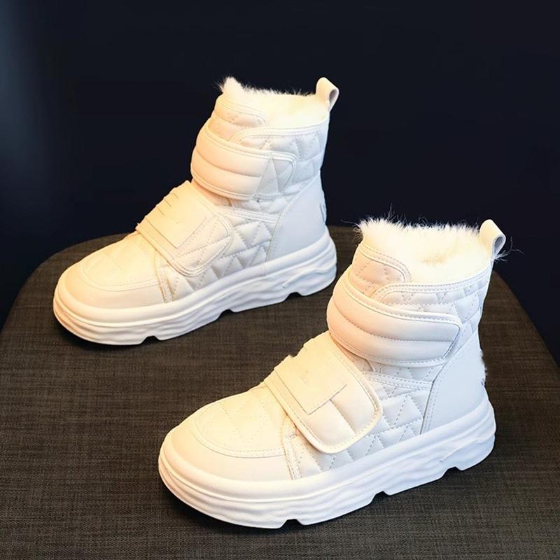 

Короткие сноубутсы на толстой подошве женские 2025 зима новые уличные теплые северо-восточные большие хлопковые туфли на утолщенной подошве 40 белый