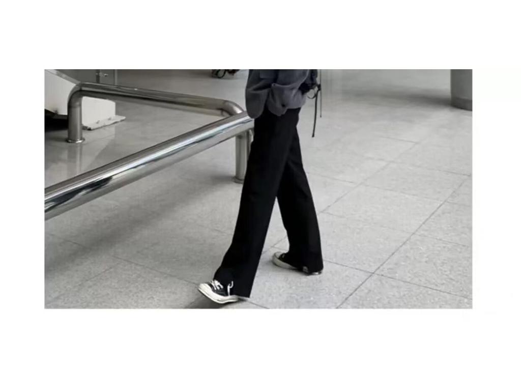 Men's High-End Black Casual Blazer - Korean Style with Shoulder Pads