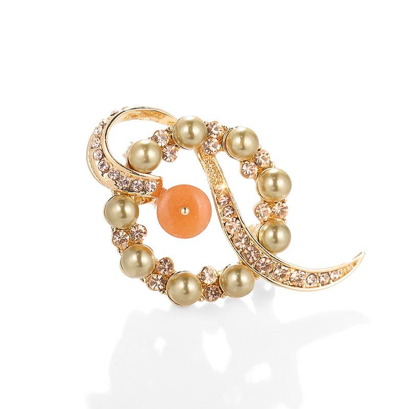 Bo Xin Yun Retro Floral Brooch with Pearl and Rhinestone Inlay - Wreath Corsage Pin