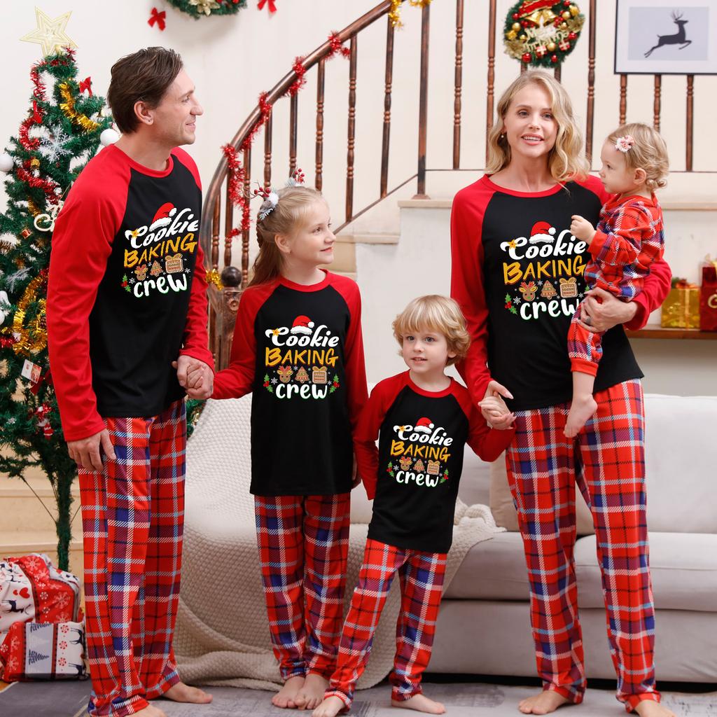Drop Shipping  Christmas Pyjamas Family Matching Mom and Daughter Matching Outfits Mommy and Me Outfits Children Pajamas Set