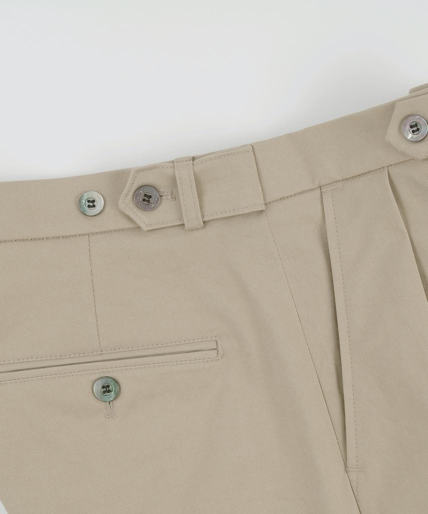 BELLIEF Essential Cotton 2-Pleated Chino Shorts (Beige)