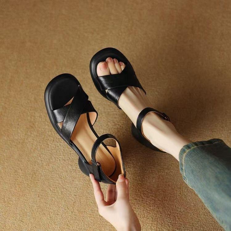 Sandals women's small men's summer 2025 new soft leather platform muffin open-toe casual flat high-heeled Roman sandals