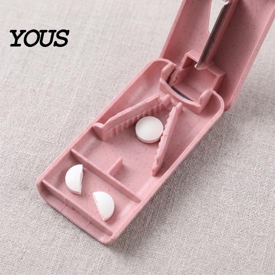 Pocket Size Medicine Box with Blade Portable Pill Cutter for Small Tablets, Stainless Steel Accurate Safe Splitter Adults Pills Splitter, Plastic